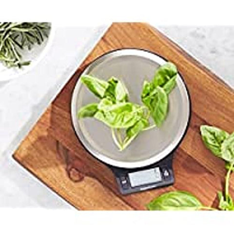 Amazon Basics Digital kitchen scales with LCD display (with batteries), Black and Stainless Steel, BPA free, Weighs up to 11 pounds