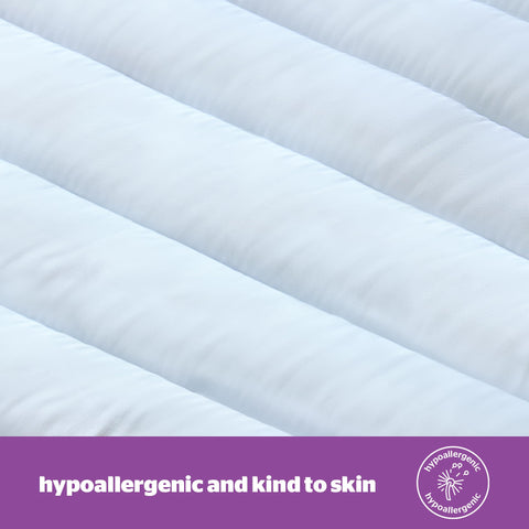 Silentnight Deep Sleep Mattress Topper Double Bed - Soft Supportive Comfortable Durable Bed Topper with Easy Fit Elasticated Straps - Hypoallergenic and Machine Washable - Double - 190x135cm