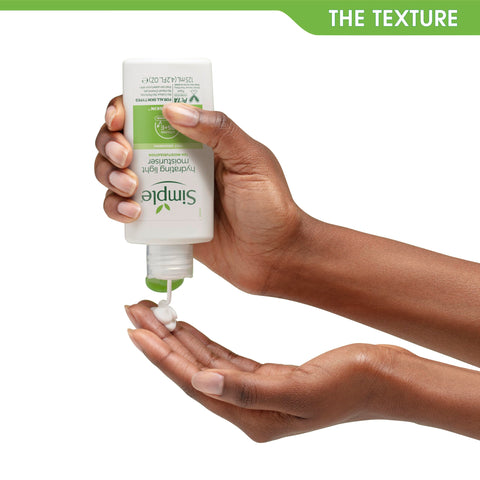 Simple Kind to Skin Hydrating Light Moisturiser Skin Care Product with Pro-Vitamins B5 and E for 12-Hour Moisturisation 125 ml